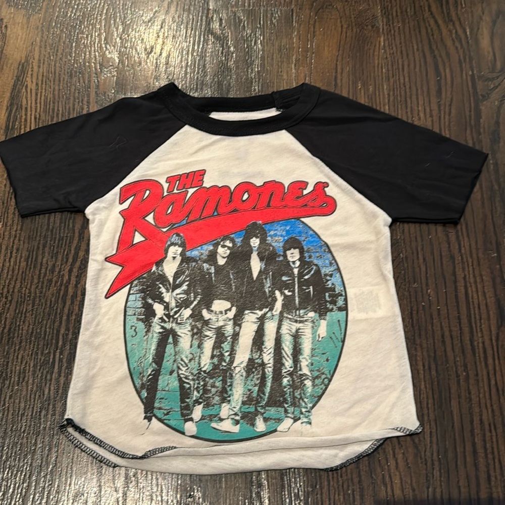 Rowdy Sprouts The Ramones Short Sleeve Raglan T-Shirt. BRAND NEW NEVER WORN